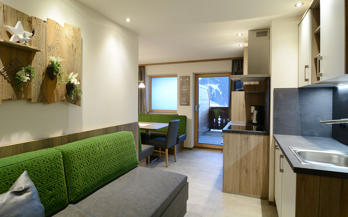 Haus Alpenrose Appartement Wohn- & Essbereich